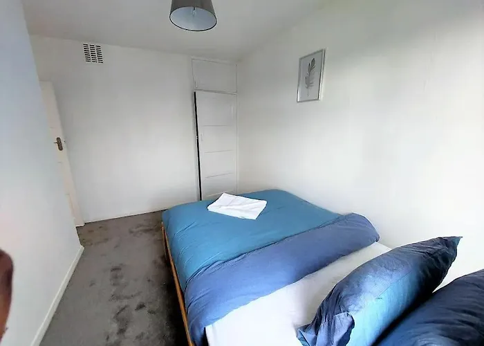 3 Bedroom Flat In Hoxton London